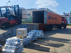  沃尔华集团一批挖掘机配件出口南美地区